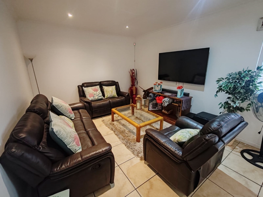 3 Bedroom Property for Sale in Villa Diamante Western Cape